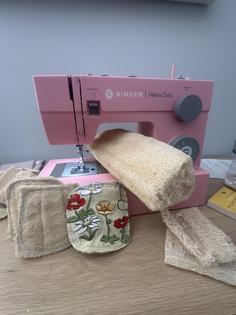 Singer 4411 vs 4452: Discover which model handles thick fabric and long sewing sessions better.