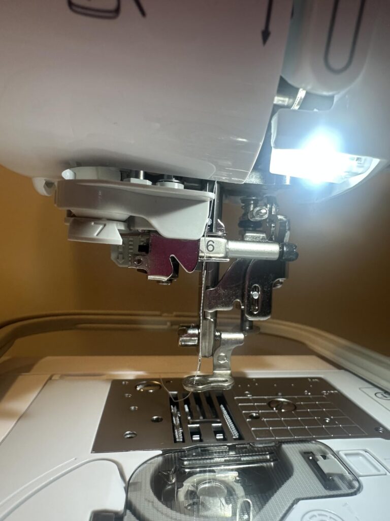 Brother SE600 vs SE700: Find out which machine offers the best combination of sewing power, embroidery features, and beginner-friendly controls.