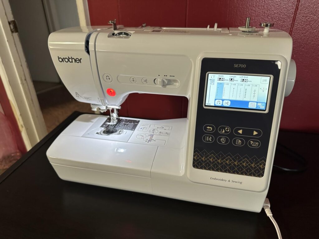 Brother SE600 vs SE700 comparison guide covering features, embroidery designs, sewing functions, and value for money in one place.