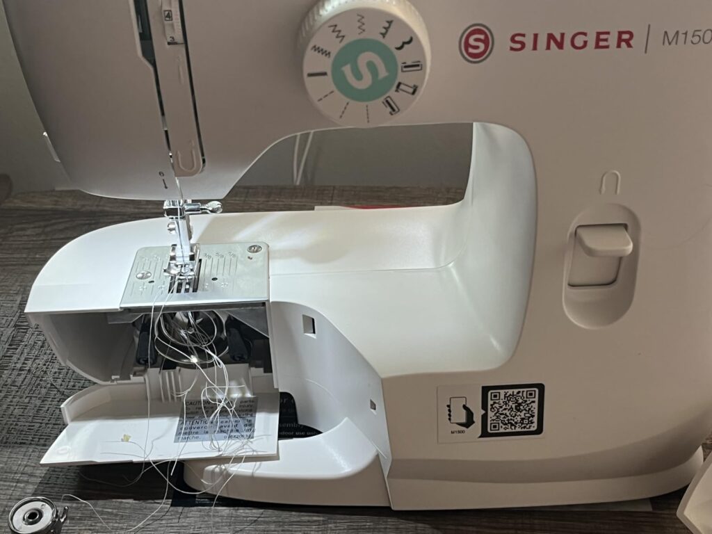 Singer M1000 vs M1500 explained in simple terms. Discover which machine is easier to use and better suited for your projects.