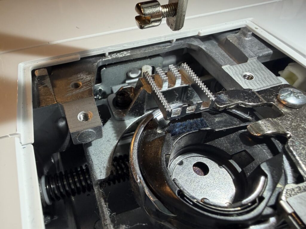 Brother CS7000X vs CP100X: We compare features, accessories, stitch quality, and real-world sewing performance.