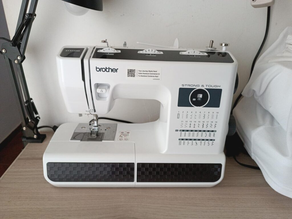 Brother ST371HD vs Singer 4432: Compare features, ease of use, and sewing performance to choose the ideal machine for your needs.