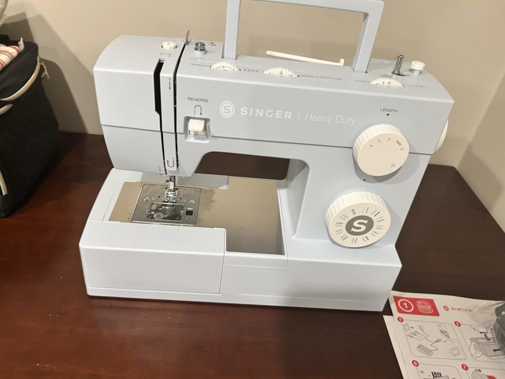 Singer 4423 vs 5523: Discover the pros, cons, major differences, and key features to determine which heavy-duty Singer sewing machine is right for you.