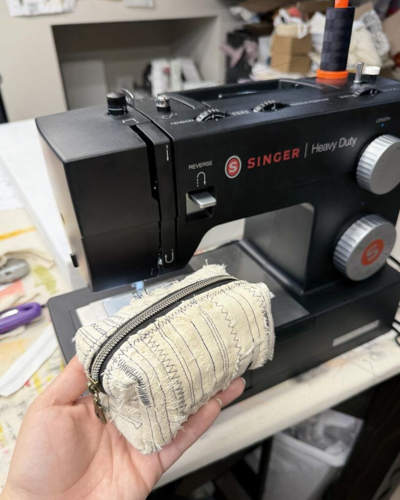 Thinking about Singer 6335M vs 4432? See how these sewing machines compare in performance, features, ease of use, and overall value.